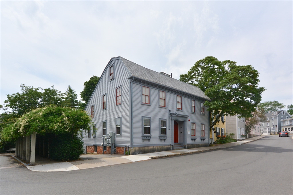 2 bed, 1 bath apartment for rent at 9 State St Unit 7, Marblehead — photo 28 of 32