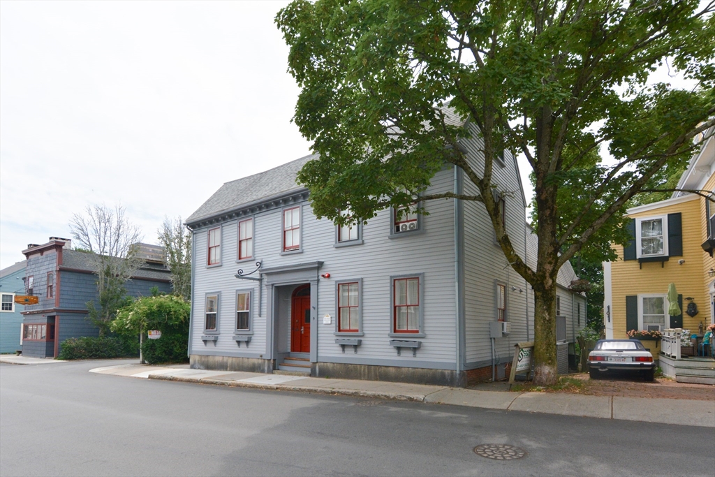 2 bed, 1 bath apartment for rent at 9 State St Unit 7, Marblehead — photo 25 of 32
