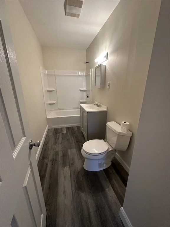 3 bed, 2 bath apartment for rent at 9 Station Rd Unit 2, Salem — photo 17 of 19