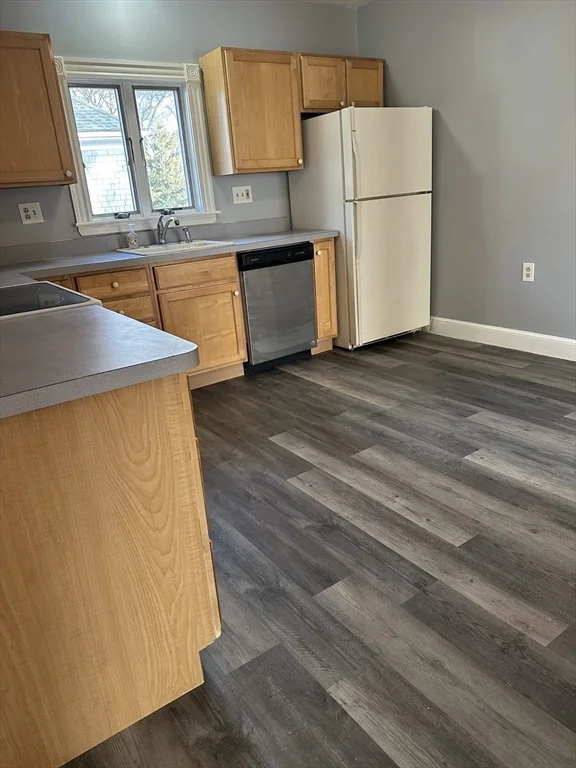 3 bed, 2 bath apartment for rent at 9 Station Rd Unit 2, Salem — photo 11 of 19