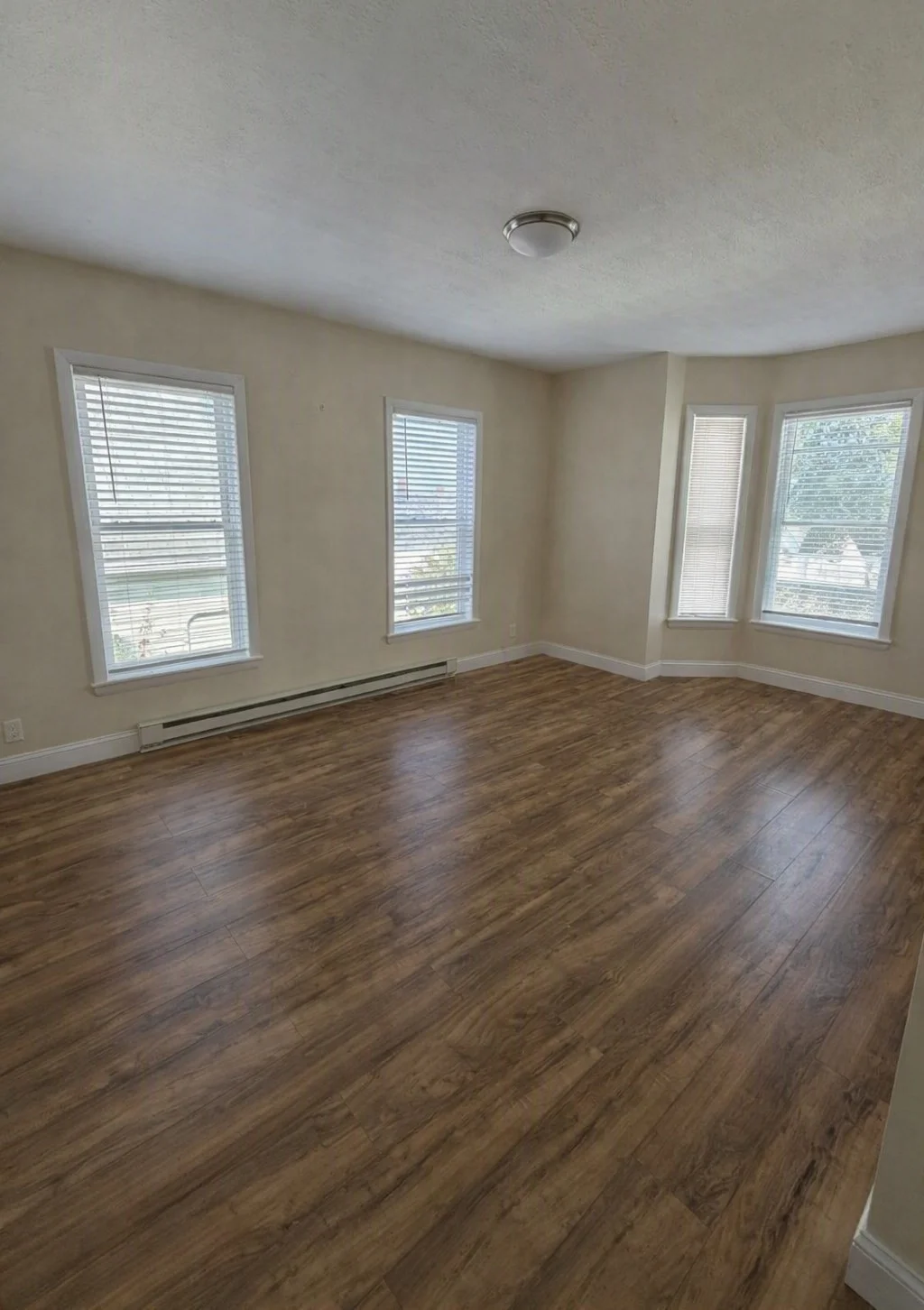 3 bed, 1 bath apartment for rent at 9 Summit St Unit 2, Gloucester — photo 11 of 12