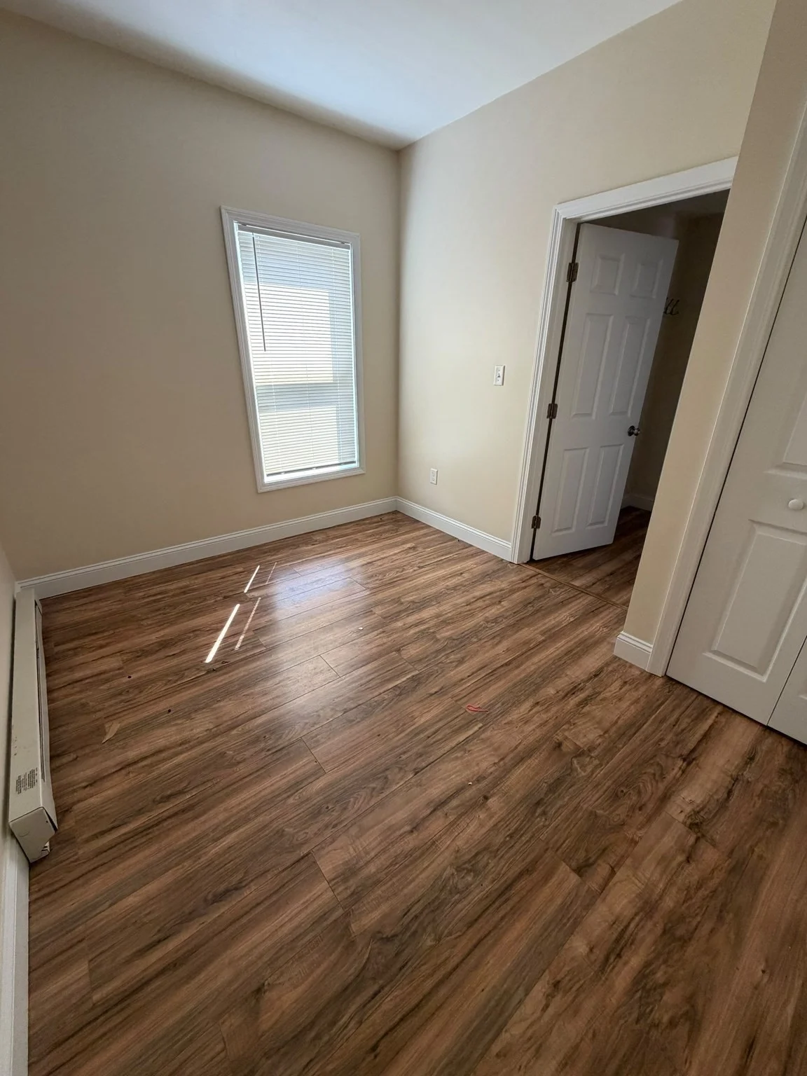 3 bed, 1 bath apartment for rent at 9 Summit St Unit 2, Gloucester — photo 4 of 12