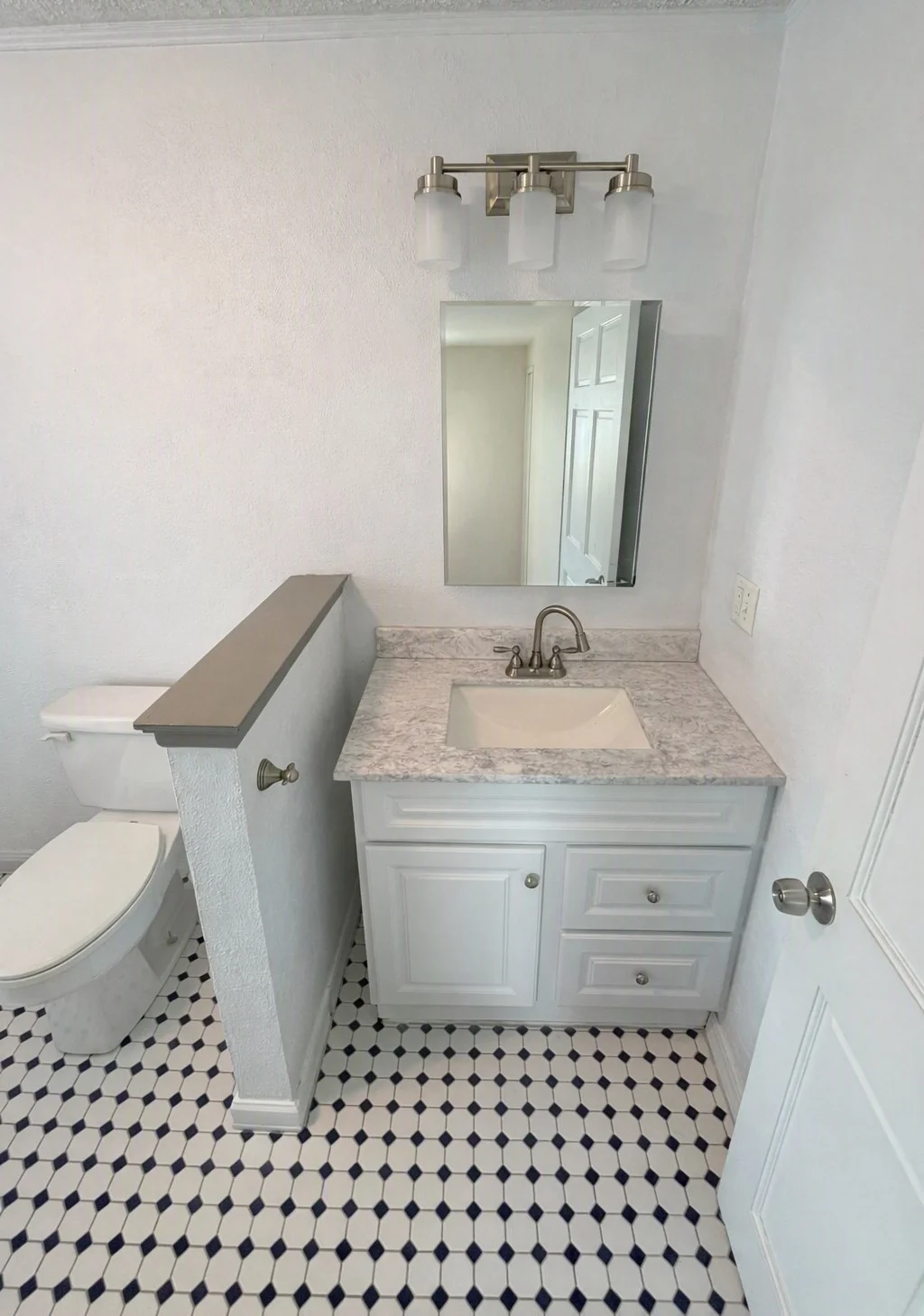 3 bed, 1 bath apartment for rent at 9 Summit St Unit 2, Gloucester — photo 5 of 12