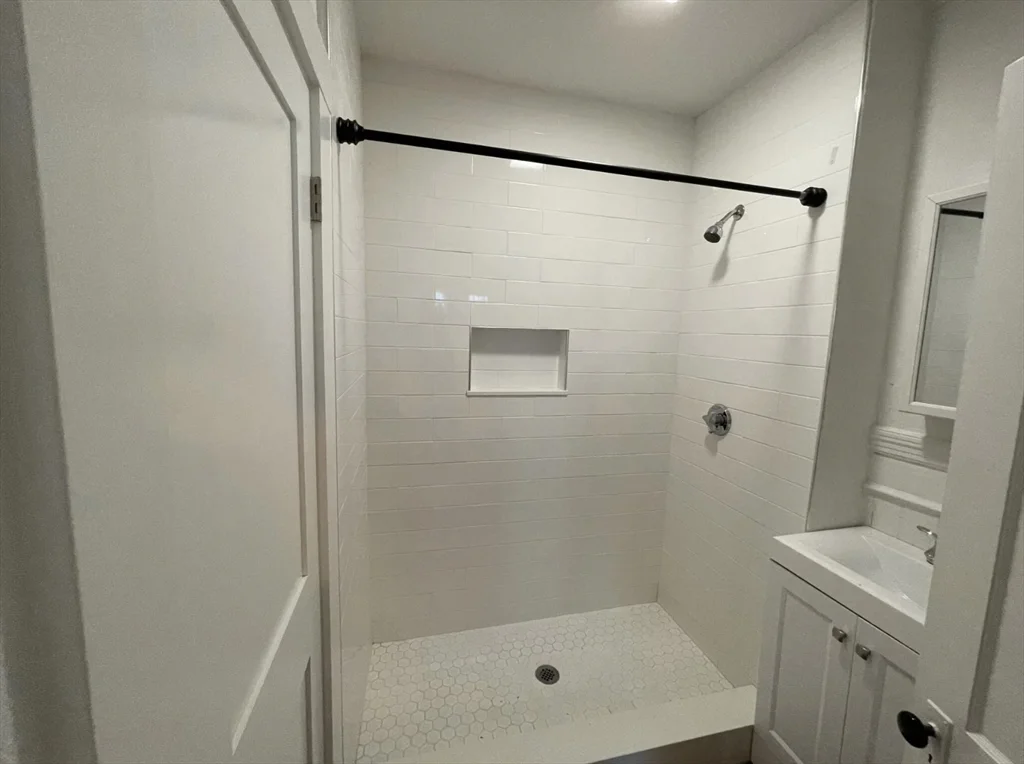 2 bed, 1 bath apartment for rent at 9 Sumner Sq Unit 2, Dorchester — photo 4 of 5