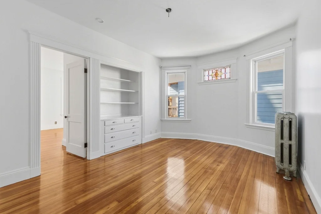 2 bed, 1 bath apartment for rent at 9 Sumner Sq Unit 3, Dorchester — photo 3 of 7