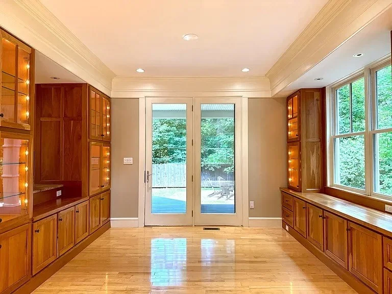 5 bed, 2 bath apartment for rent at 9 Sunny Knoll Ter, Lexington — photo 8 of 31