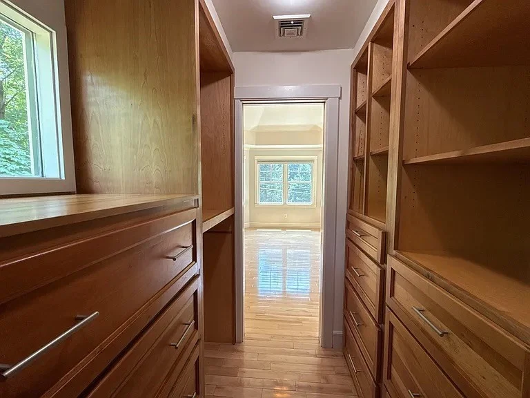 5 bed, 2 bath apartment for rent at 9 Sunny Knoll Ter, Lexington — photo 13 of 31