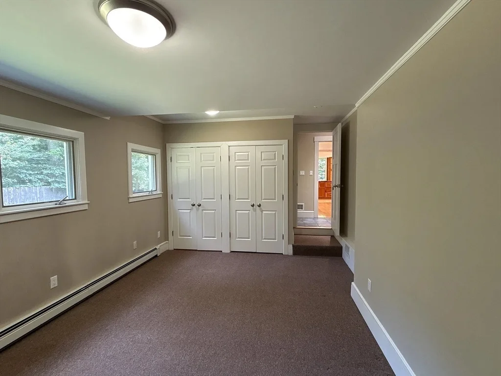 5 bed, 2 bath apartment for rent at 9 Sunny Knoll Ter, Lexington — photo 10 of 31
