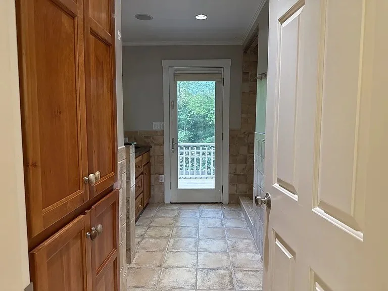 5 bed, 2 bath apartment for rent at 9 Sunny Knoll Ter, Lexington — photo 14 of 31