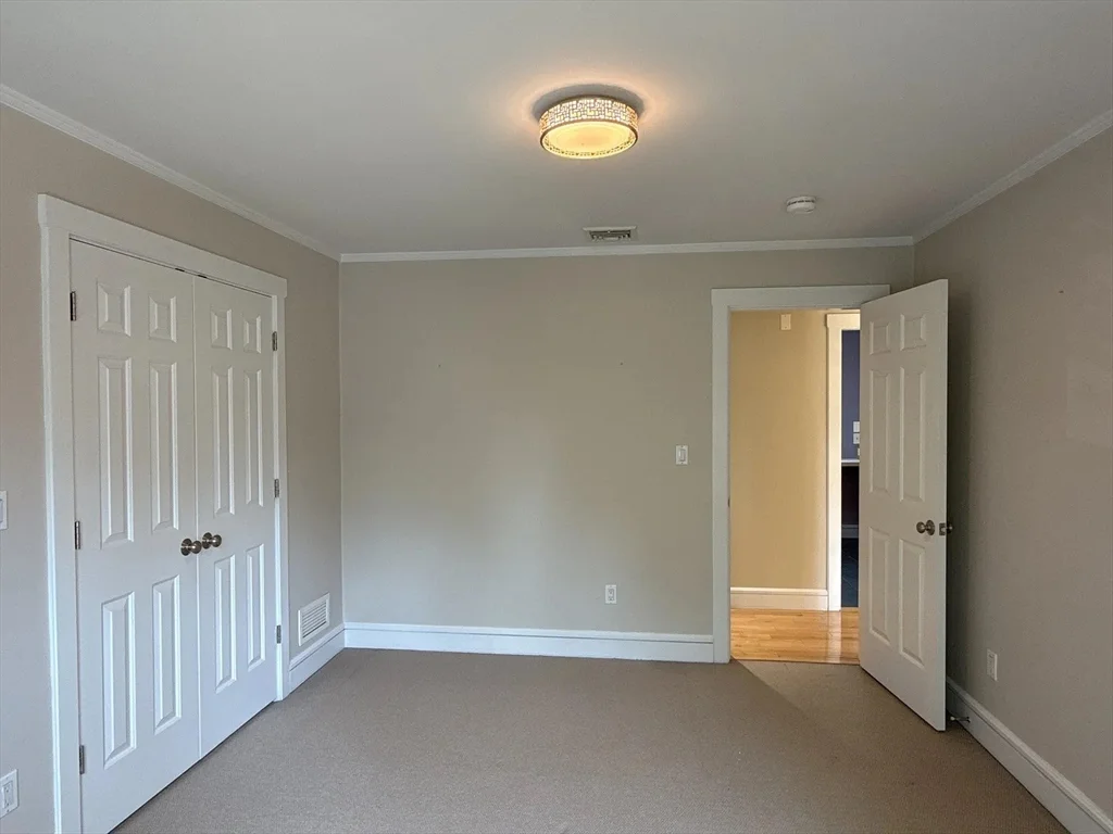 5 bed, 2 bath apartment for rent at 9 Sunny Knoll Ter, Lexington — photo 18 of 31