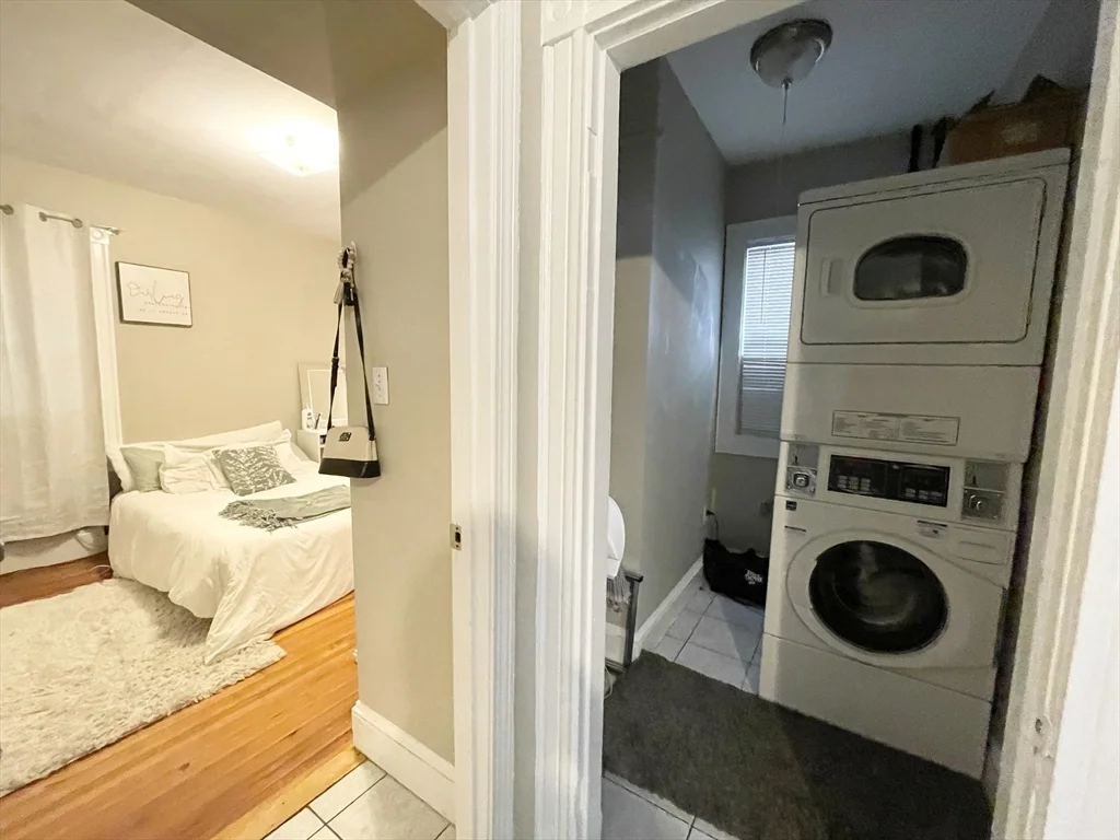 4 bed, 1 bath apartment for rent at 9 Taft Unit 1, Dorchester — photo 9 of 15