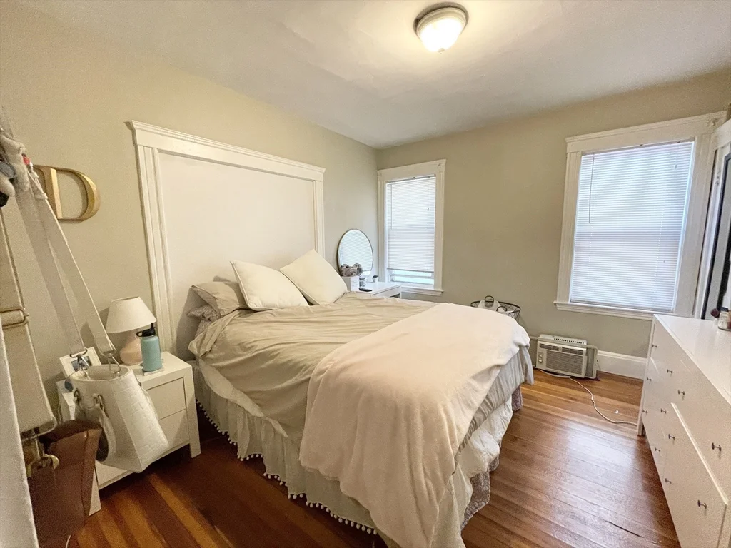 4 bed, 1 bath apartment for rent at 9 Taft Unit 1, Dorchester — photo 13 of 15