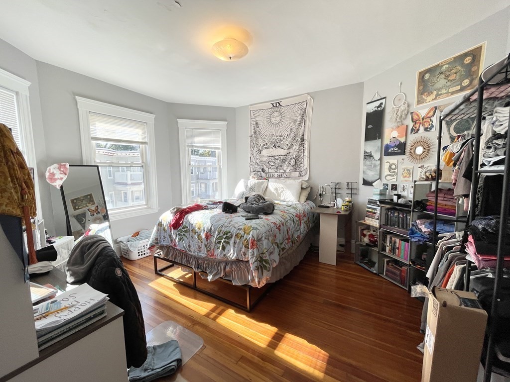 4 bed, 1 bath apartment for rent at 9 Taft Unit 3, Dorchester — photo 5 of 10