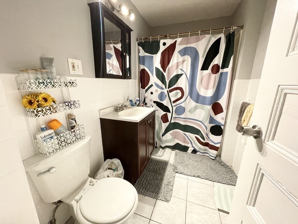 4 bed, 1 bath apartment for rent at 9 Taft Unit 3, Dorchester — photo 8 of 10