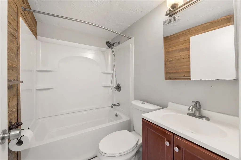 2 bed, 1 bath apartment for rent at 9 Tideview Path Unit 10, Plymouth — photo 8 of 9