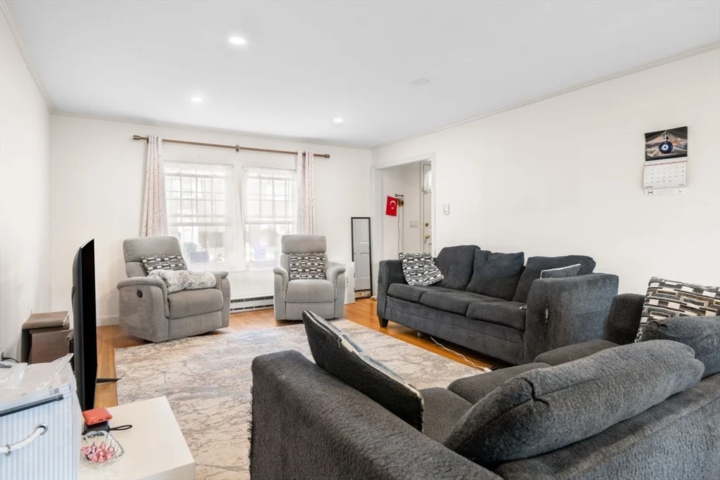2 bed, 2 bath apartment for rent at 9 Town House Dr Unit 9, Newtonville — photo 7 of 26