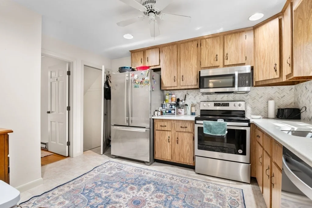 2 bed, 2 bath apartment for rent at 9 Town House Dr Unit 9, Newtonville — photo 12 of 26