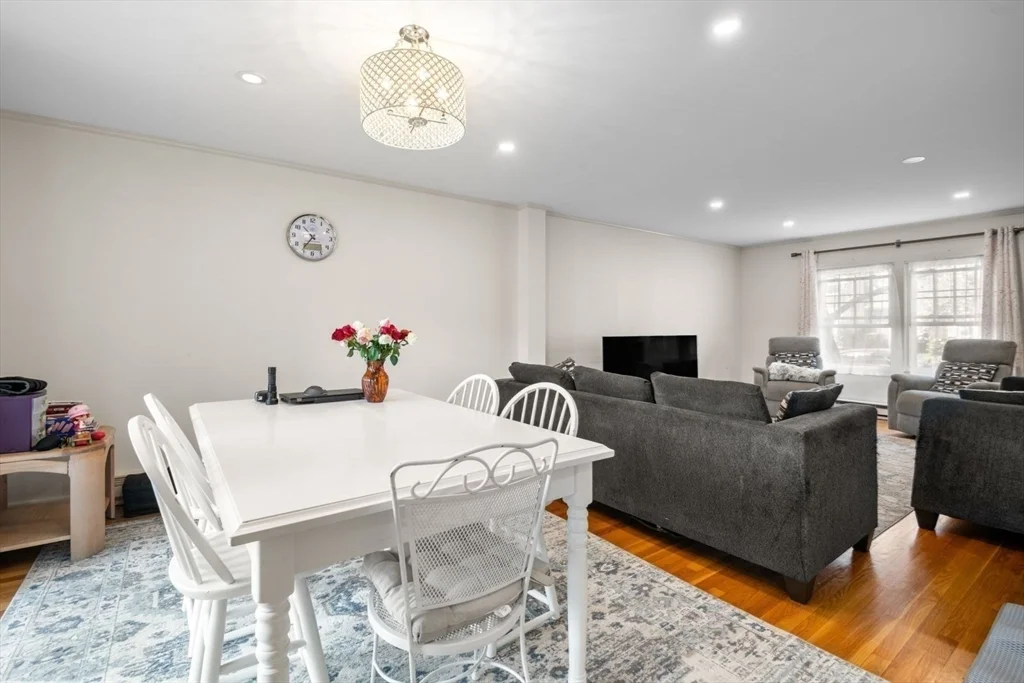 2 bed, 2 bath apartment for rent at 9 Town House Dr Unit 9, Newtonville — photo 8 of 26
