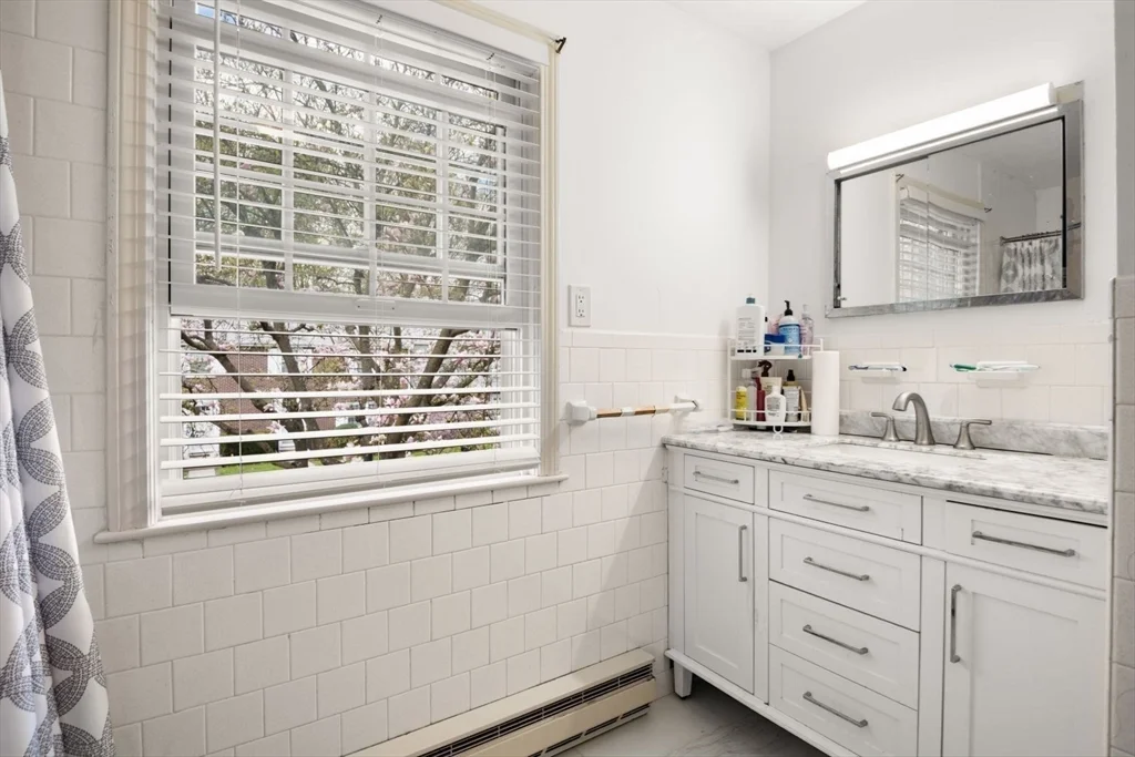 2 bed, 2 bath apartment for rent at 9 Town House Dr Unit 9, Newtonville — photo 20 of 26