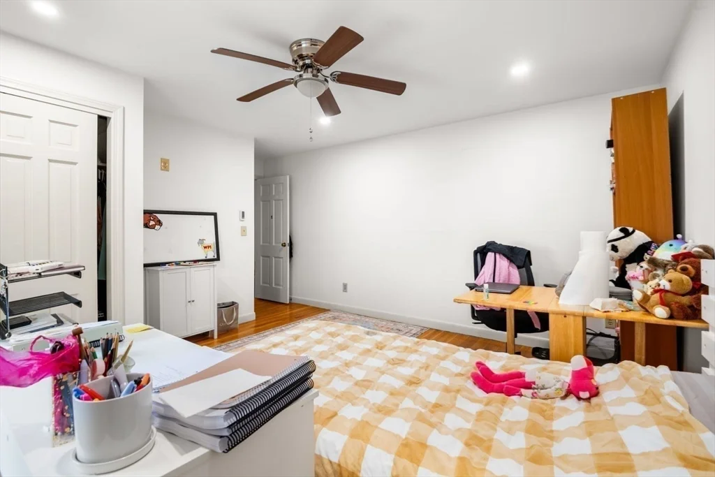 2 bed, 2 bath apartment for rent at 9 Town House Dr Unit 9, Newtonville — photo 18 of 26