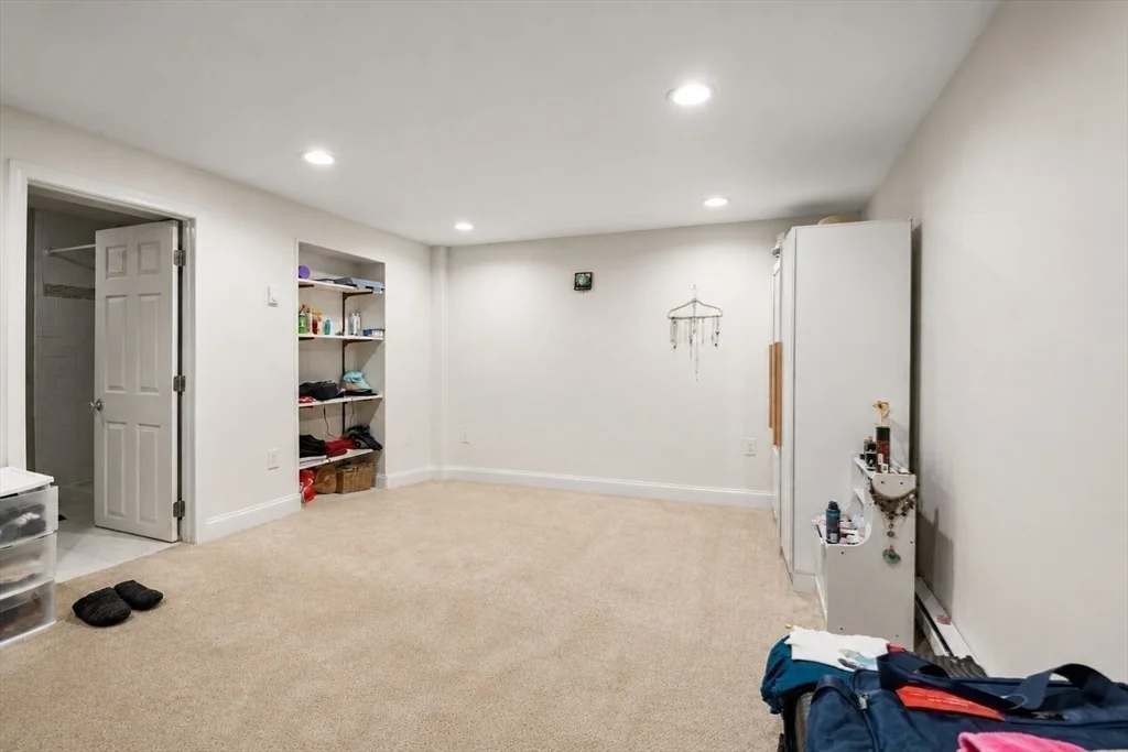 2 bed, 2 bath apartment for rent at 9 Town House Dr Unit 9, Newtonville — photo 22 of 26