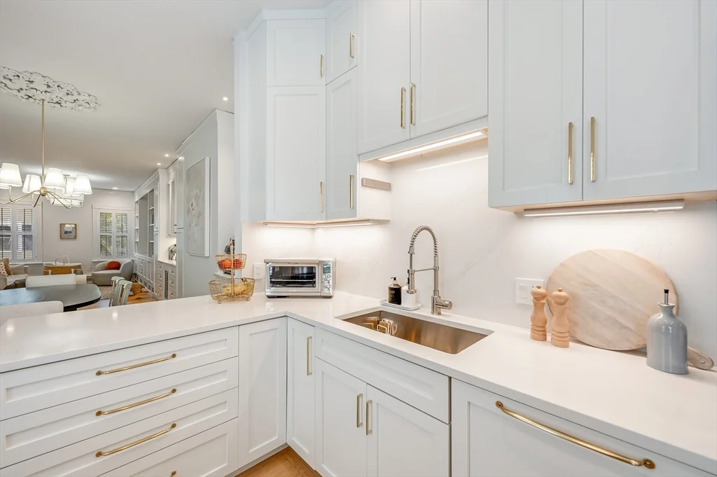 2 bed, 2 bath apartment for rent at 9 Trenton St Unit 2, Charlestown — photo 2 of 21