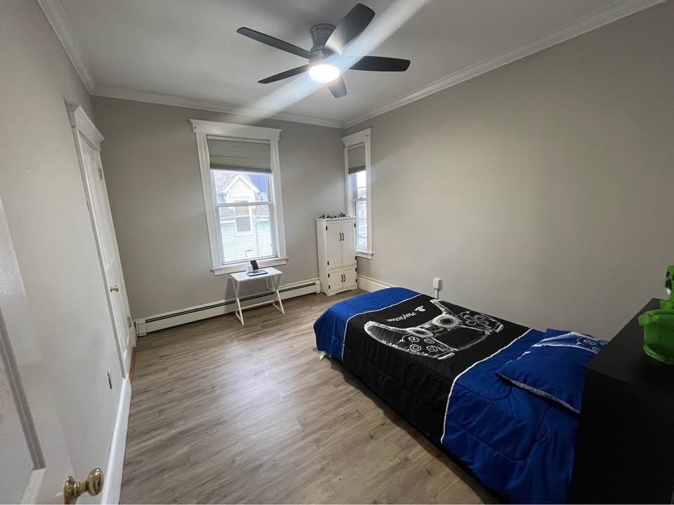 3 bed, 1 bath apartment for rent at 9 Trinity Ave Unit 2, Lynn — photo 4 of 7
