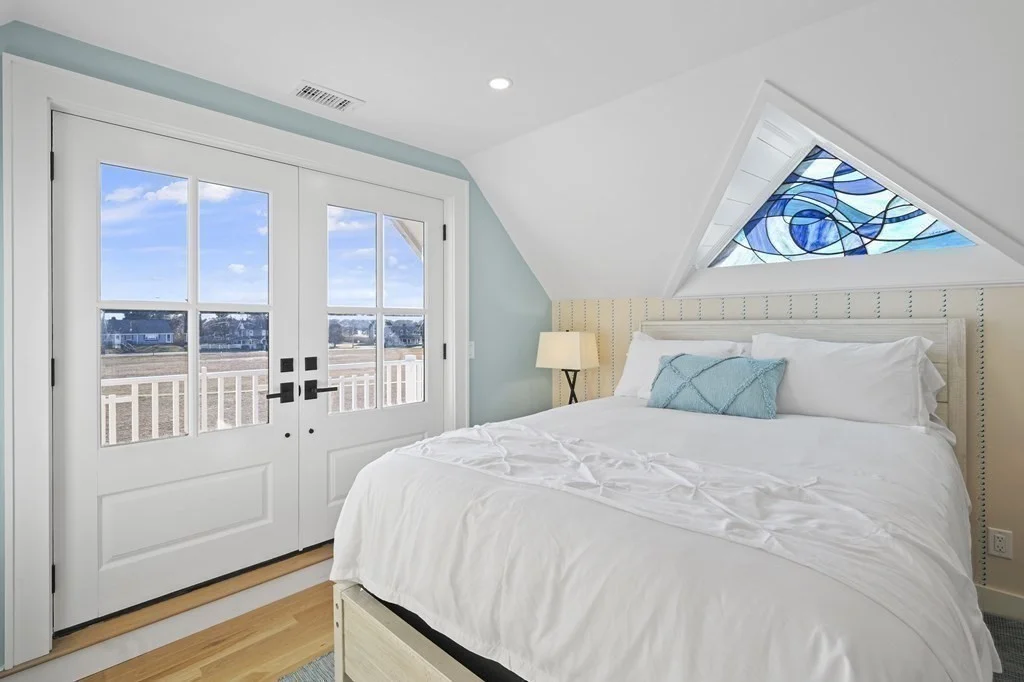 8+ bed, 4+ bath apartment for rent at 9 Tuckernuck Ave, Oak Bluffs — photo 5 of 30
