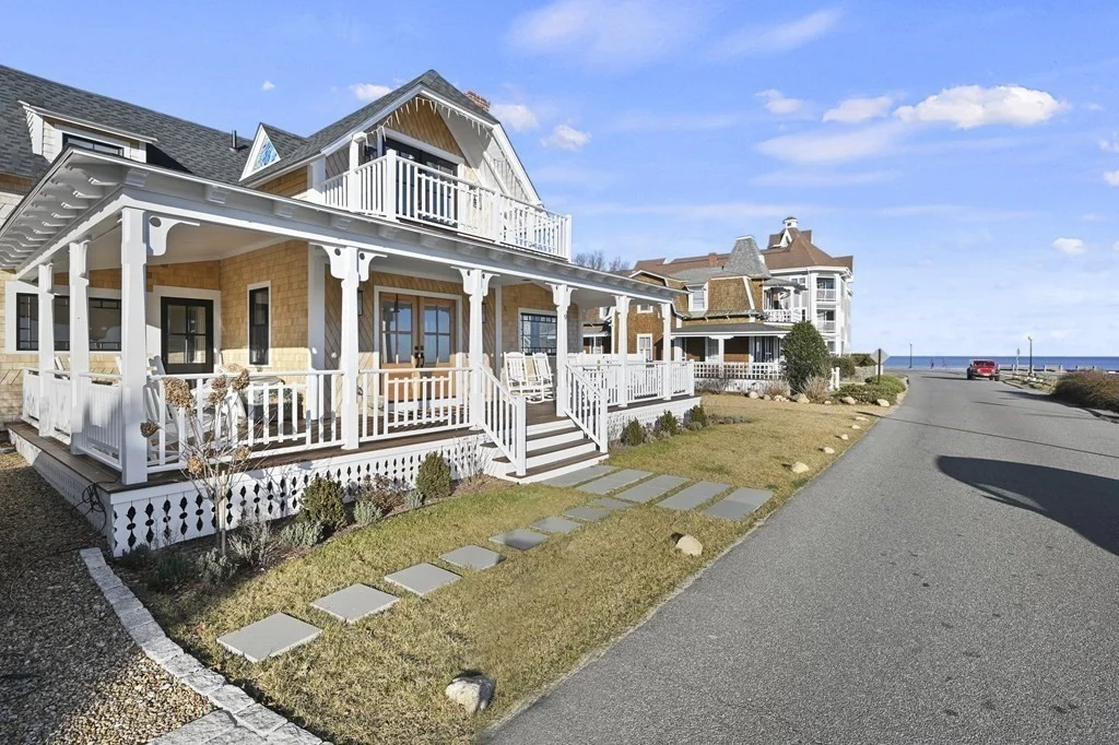 8+ bed, 4+ bath apartment for rent at 9 Tuckernuck Ave, Oak Bluffs — photo 2 of 30