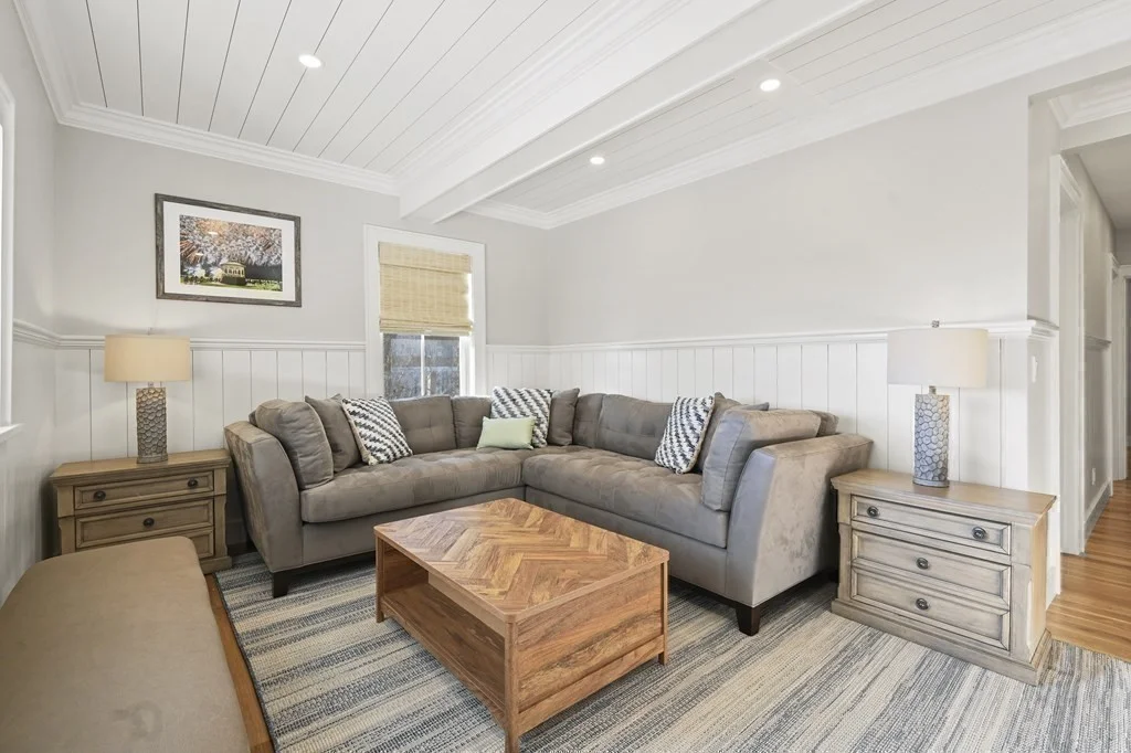 8+ bed, 4+ bath apartment for rent at 9 Tuckernuck Ave, Oak Bluffs — photo 20 of 30
