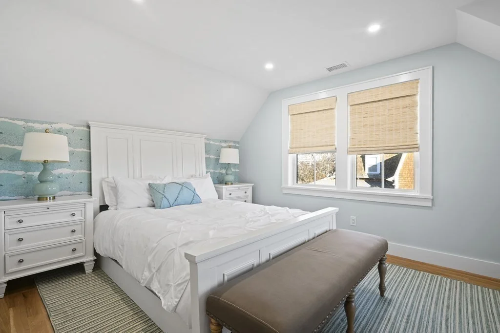 8+ bed, 4+ bath apartment for rent at 9 Tuckernuck Ave, Oak Bluffs — photo 11 of 30