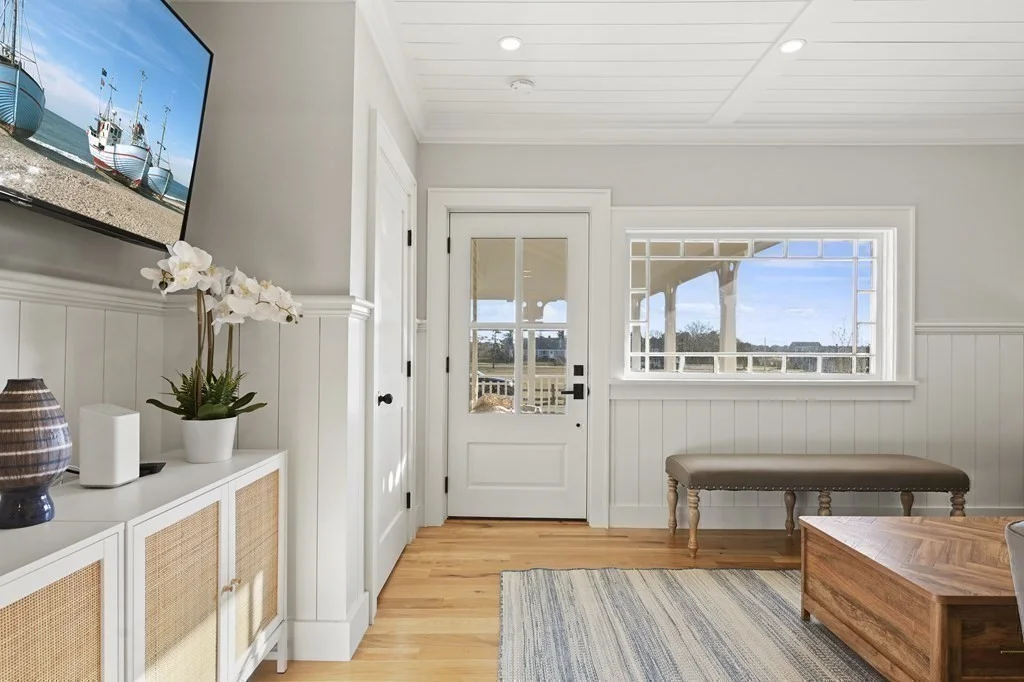 8+ bed, 4+ bath apartment for rent at 9 Tuckernuck Ave, Oak Bluffs — photo 19 of 30