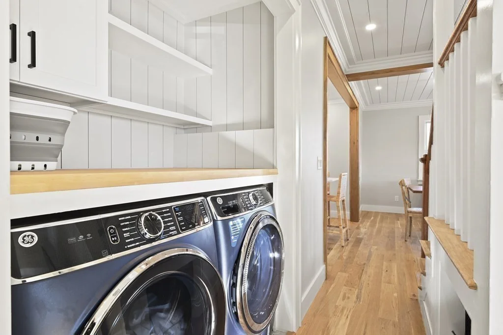 8+ bed, 4+ bath apartment for rent at 9 Tuckernuck Ave, Oak Bluffs — photo 25 of 30