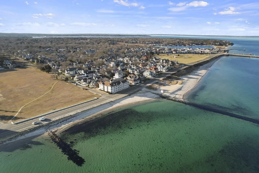 8+ bed, 4+ bath apartment for rent at 9 Tuckernuck Ave, Oak Bluffs — photo 3 of 30