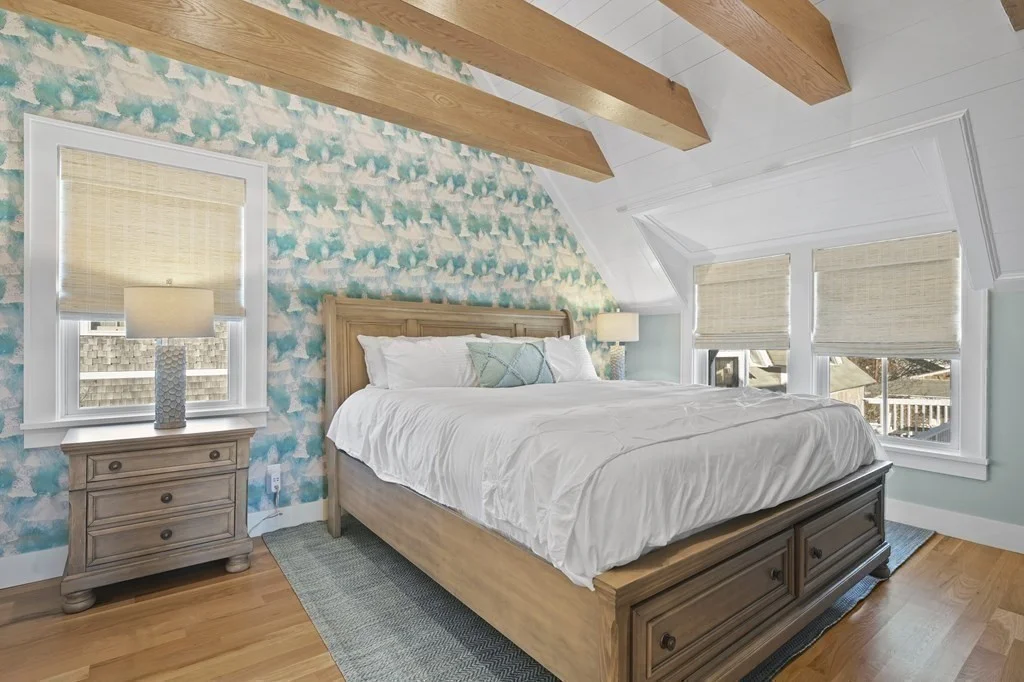 8+ bed, 4+ bath apartment for rent at 9 Tuckernuck Ave, Oak Bluffs — photo 27 of 30
