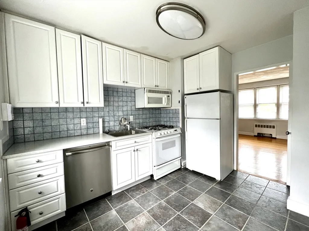 2 bed, 1 bath apartment for rent at 9 Twomey Ct Unit 51, South Boston — photo 3 of 9