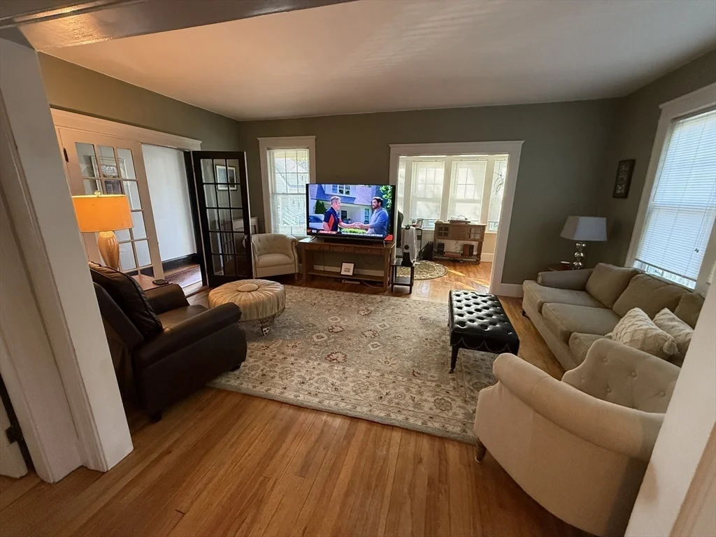 3 bed, 1 bath apartment for rent at 9 Underwood St Unit 1, West Side — photo 7 of 19