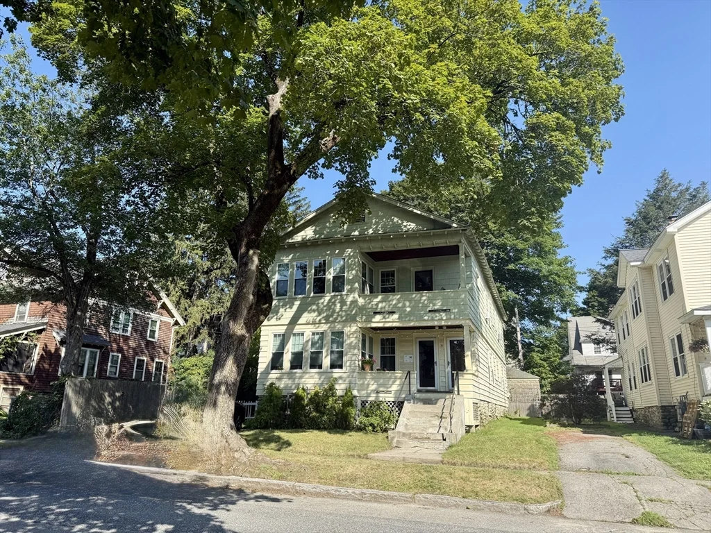 3 bed, 1 bath apartment for rent at 9 Underwood St Unit 1, West Side — photo 1 of 19
