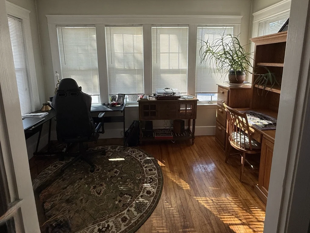 3 bed, 1 bath apartment for rent at 9 Underwood St Unit 1, West Side — photo 5 of 19