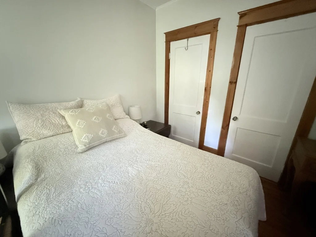 3 bed, 1 bath apartment for rent at 9 Underwood St Unit 1, West Side — photo 15 of 19