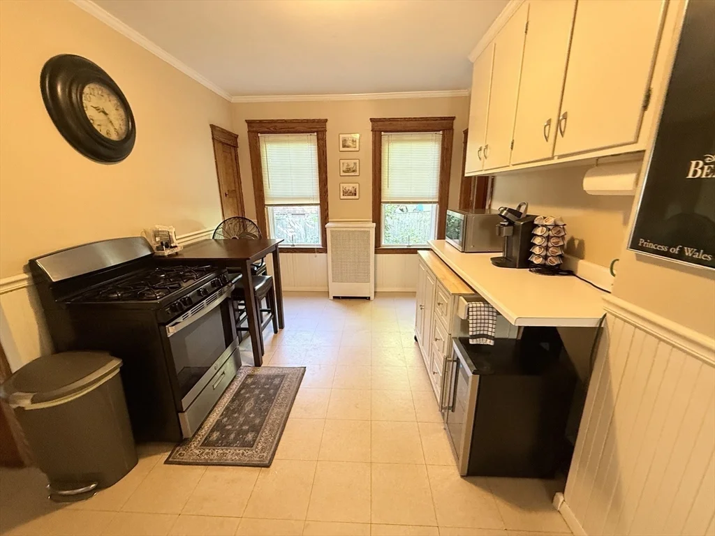 3 bed, 1 bath apartment for rent at 9 Underwood St Unit 1, West Side — photo 11 of 19