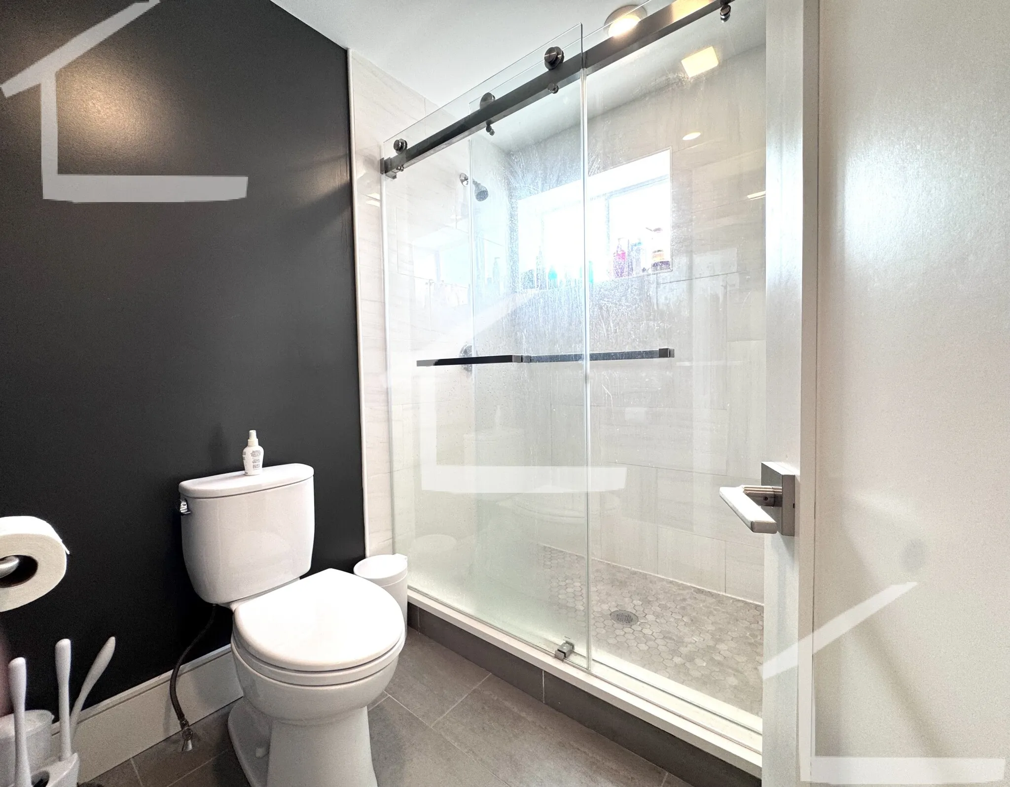 4 bed, 2 bath apartment for rent at 9 University Rd Unit 3, Aspinwall Hill — photo 13 of 19
