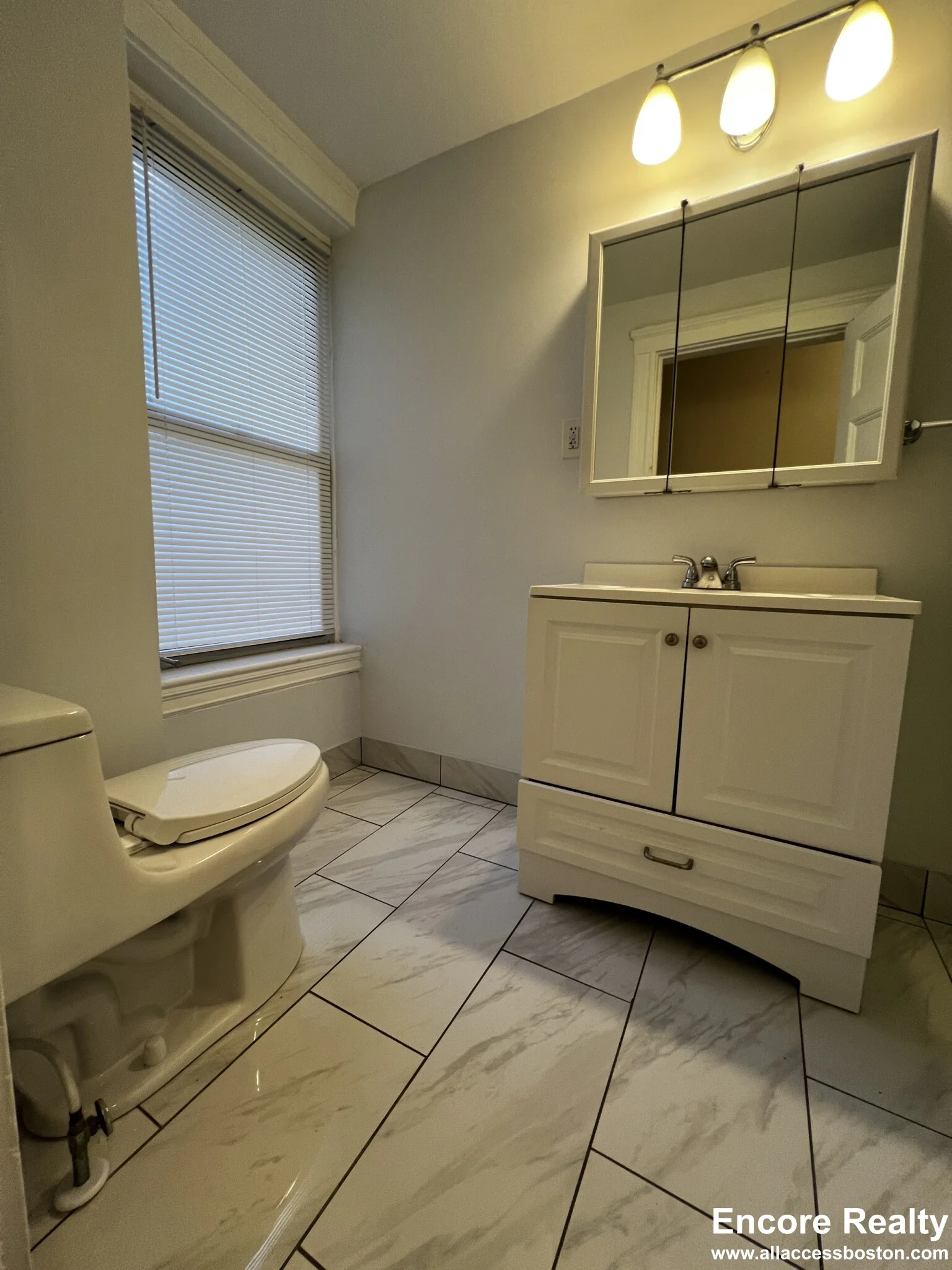 3.5 bed, 1 bath apartment for rent at 9 Upland Rd Unit 5, Neighborhood Nine — photo 12 of 13