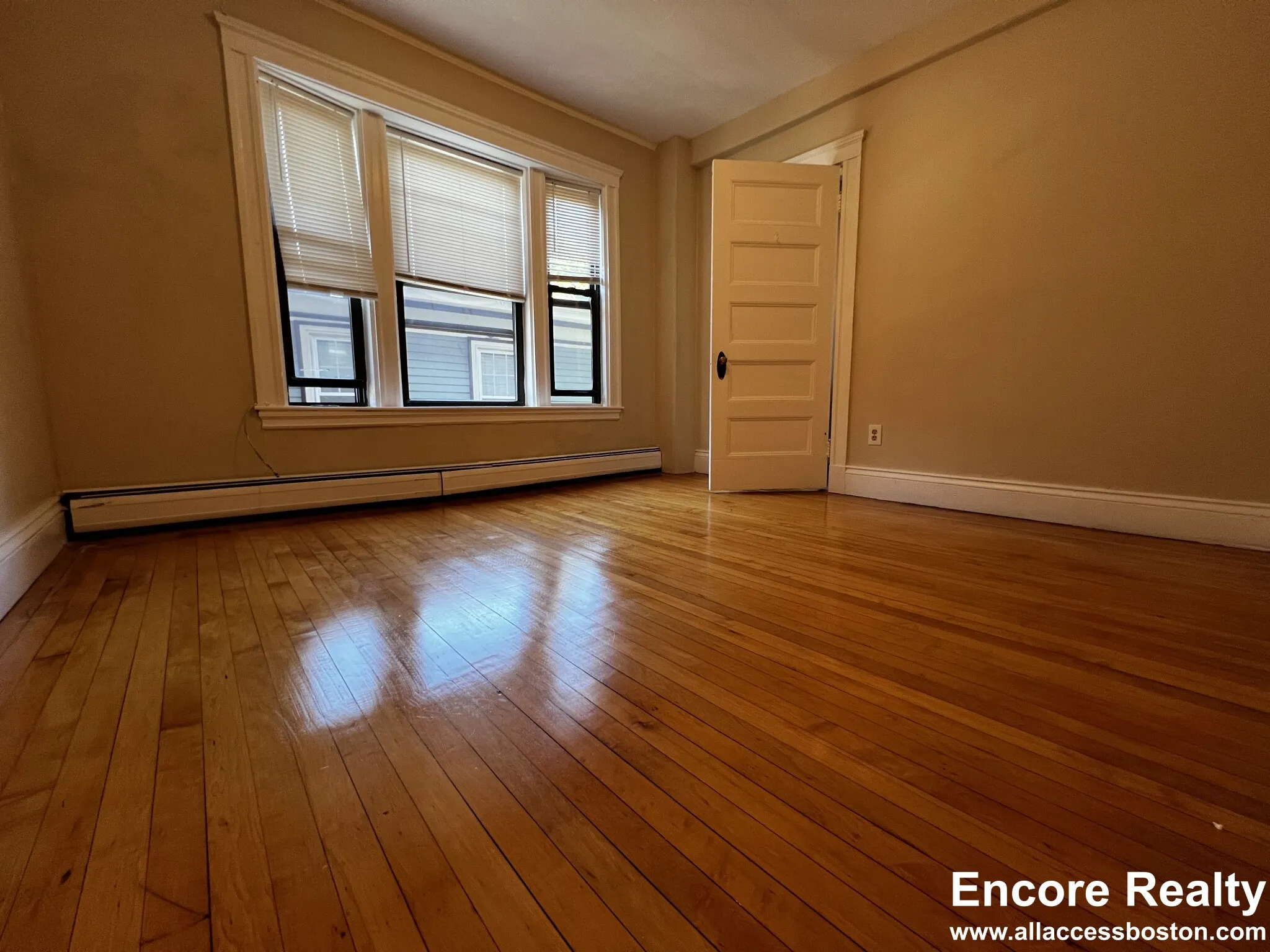 3.5 bed, 1 bath apartment for rent at 9 Upland Rd Unit 5, Neighborhood Nine — photo 7 of 13