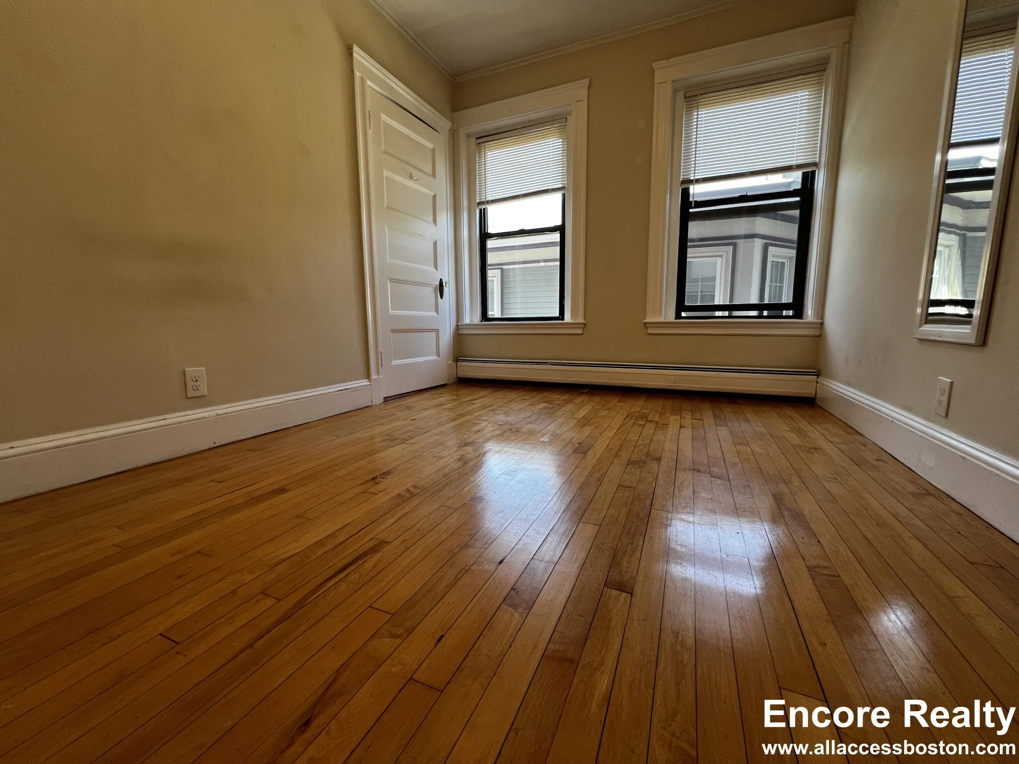 3.5 bed, 1 bath apartment for rent at 9 Upland Rd Unit 5, Neighborhood Nine — photo 6 of 13