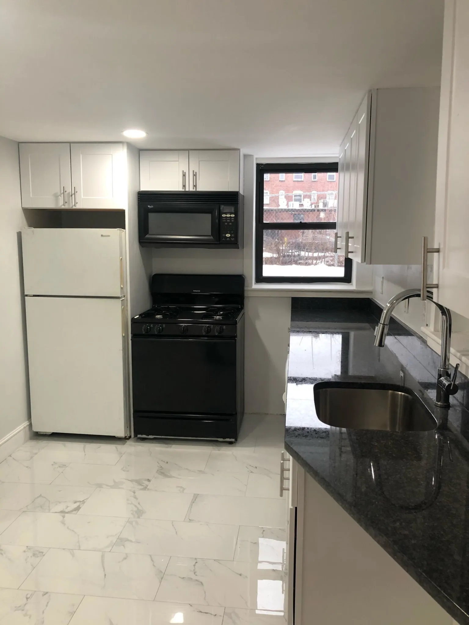 3 bed, 1 bath apartment for rent at 9 Upland Rd Unit B, Neighborhood Nine — photo 5 of 9