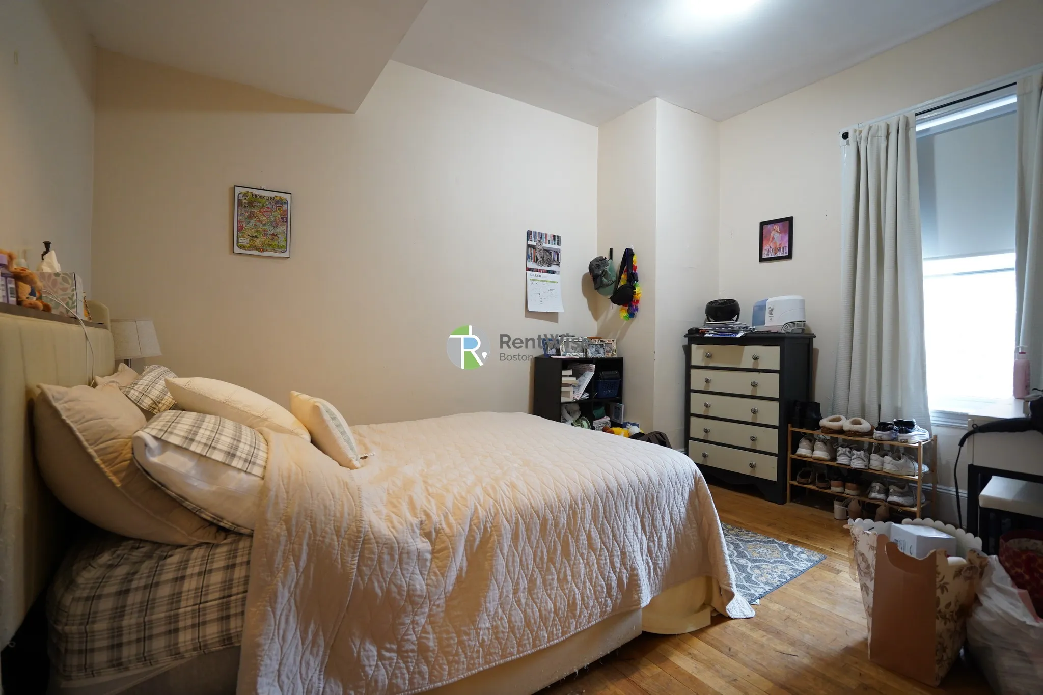 4 bed, 1 bath apartment for rent at 9 Vernon St Unit 3, Coolidge Corner — photo 9 of 26