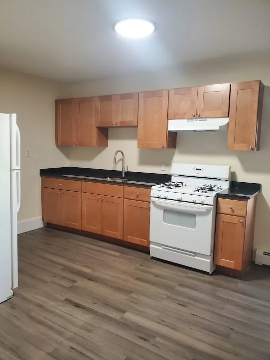 2 bed, 1 bath apartment for rent at 9 Victory Rd Unit 13, Dorchester — photo 3 of 14