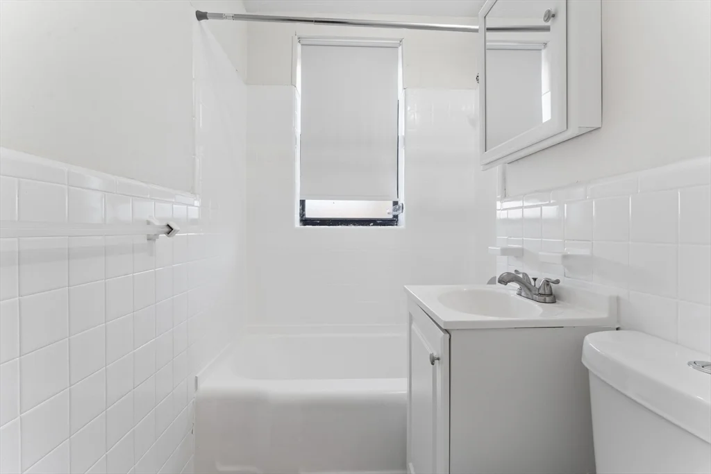 2 bed, 1 bath apartment for rent at 9 Victory Rd Unit 15, Dorchester — photo 7 of 13