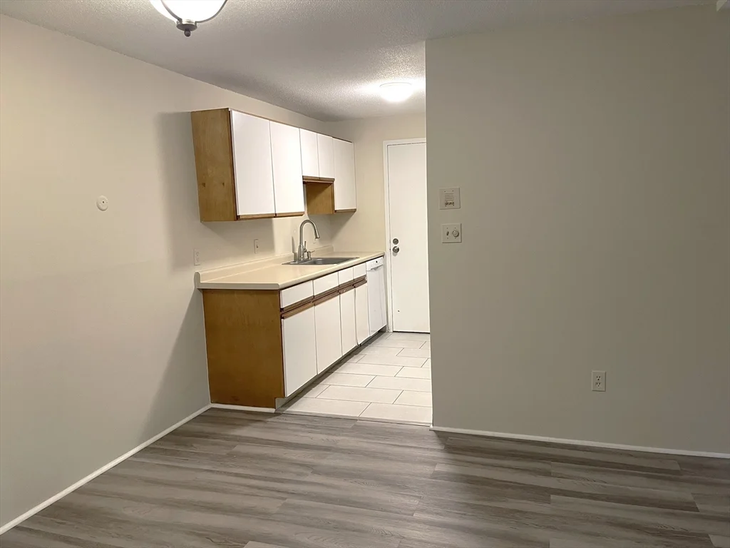 1 bed, 1 bath apartment for rent at 9 Village Hill Ln Unit 16, Natick — photo 7 of 19